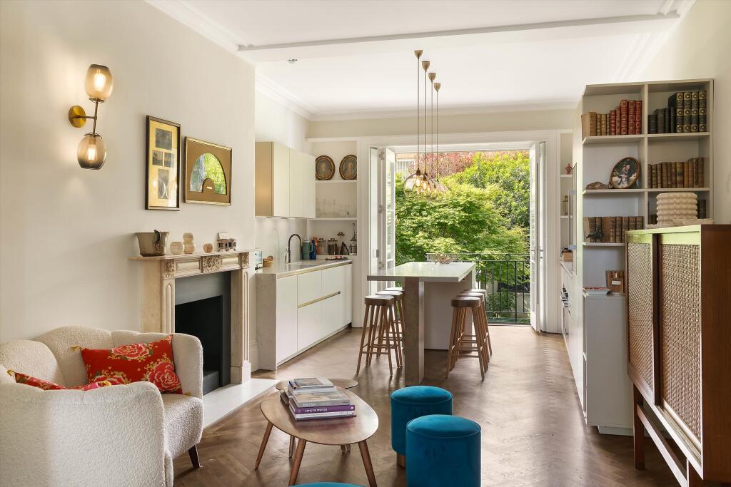 House in London, Kensington - More