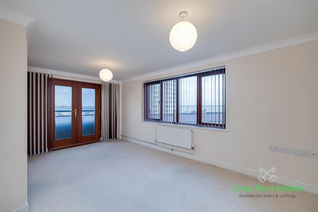Apartment in Plymouth - View 3