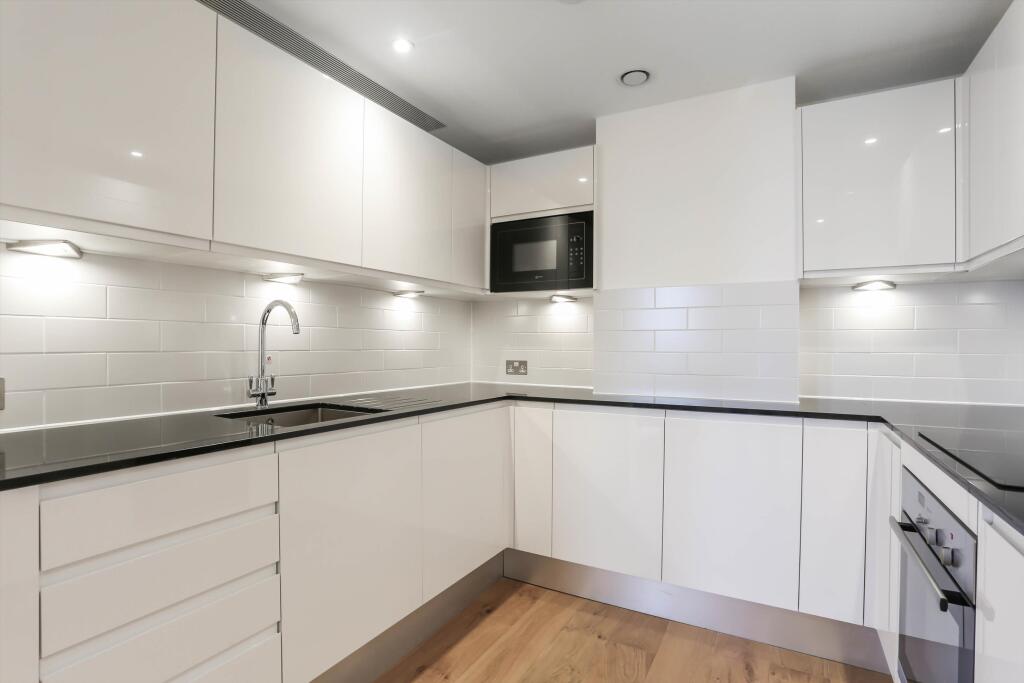 Apartment in London - View 5