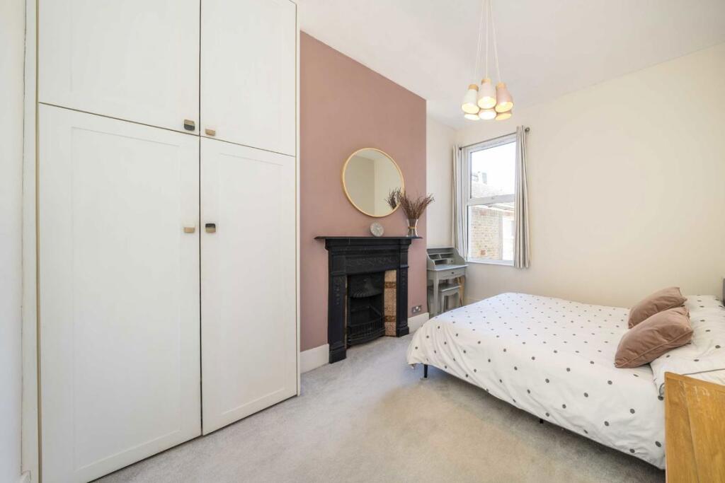 Apartment in London - View 4