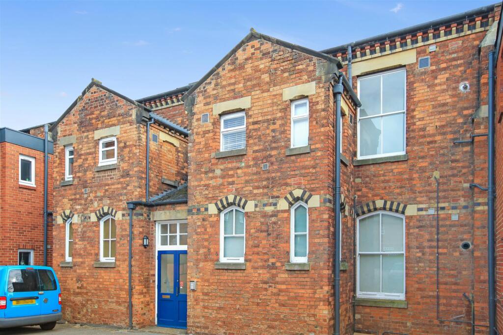 Main image of property: Irthlingborough Road, Wellingborough