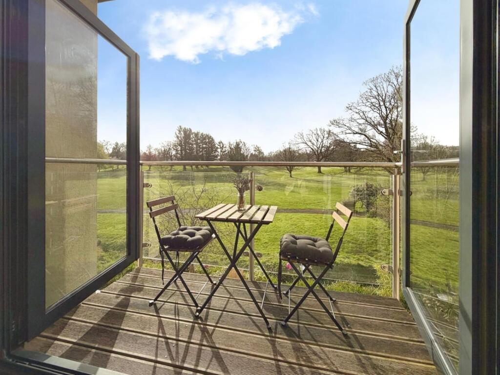 Main image of property: Fairway Apartments, Fairway, Bristol