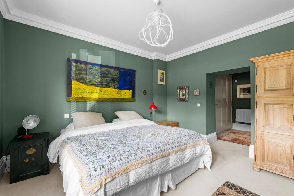 Apartment in Redhill - View 4