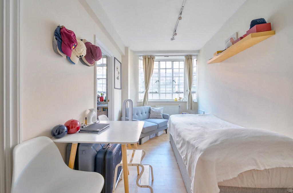 Studio flat for rent