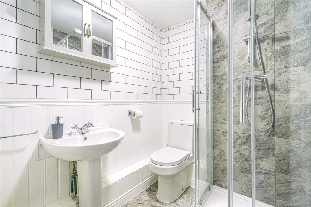 Apartment in London, Friday Hill, Chingford - View 5