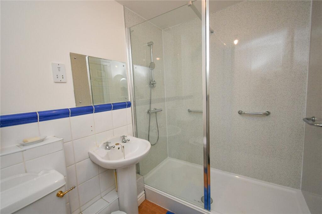 Apartment in West Kirby, Grange - More