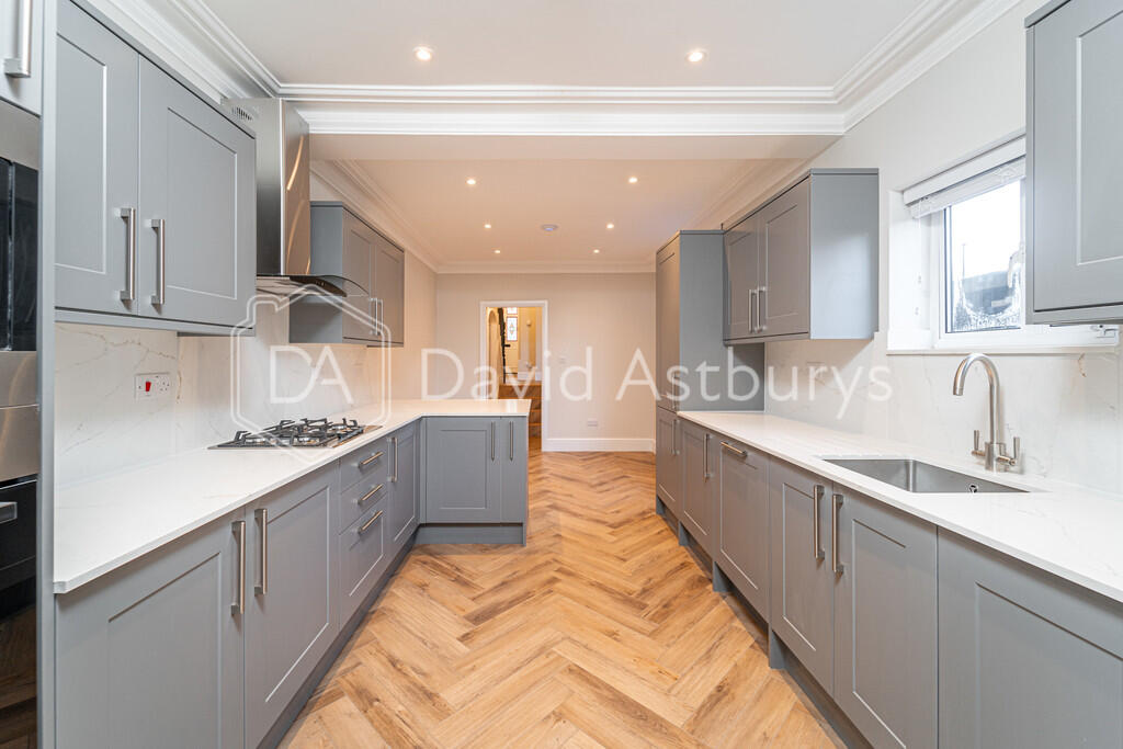 House in London - View 4