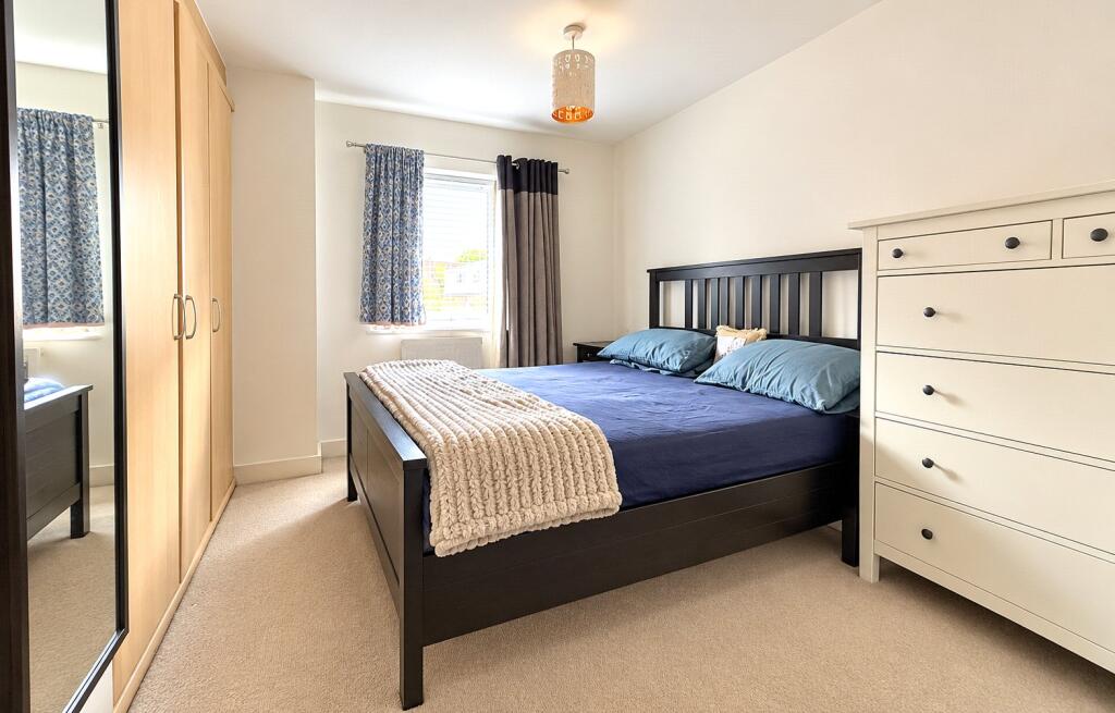 Apartment in Southampton, Ocean Village - View 5