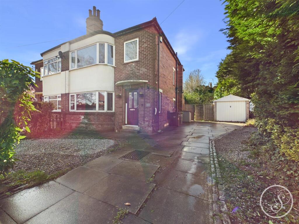Main image of property: Spen Lane, Leeds
