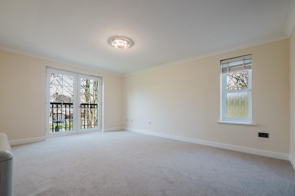 Roch Bank, Manchester, Blackley, M9 photo 2