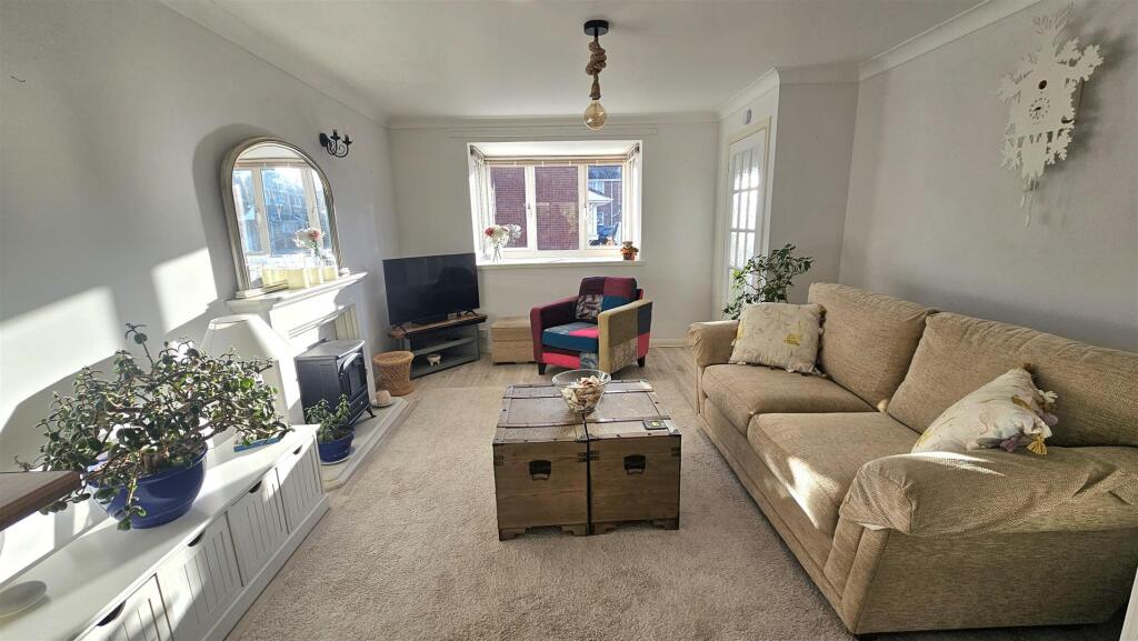 Widgeon Court, Fareham photo 4