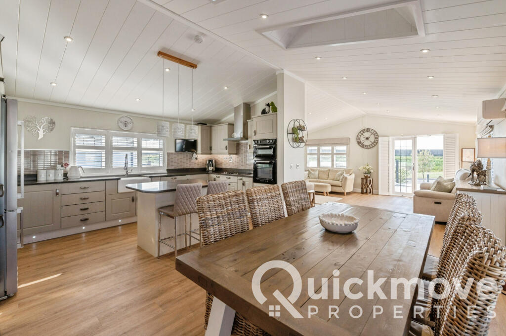 House in Southend-on-Sea - View 4