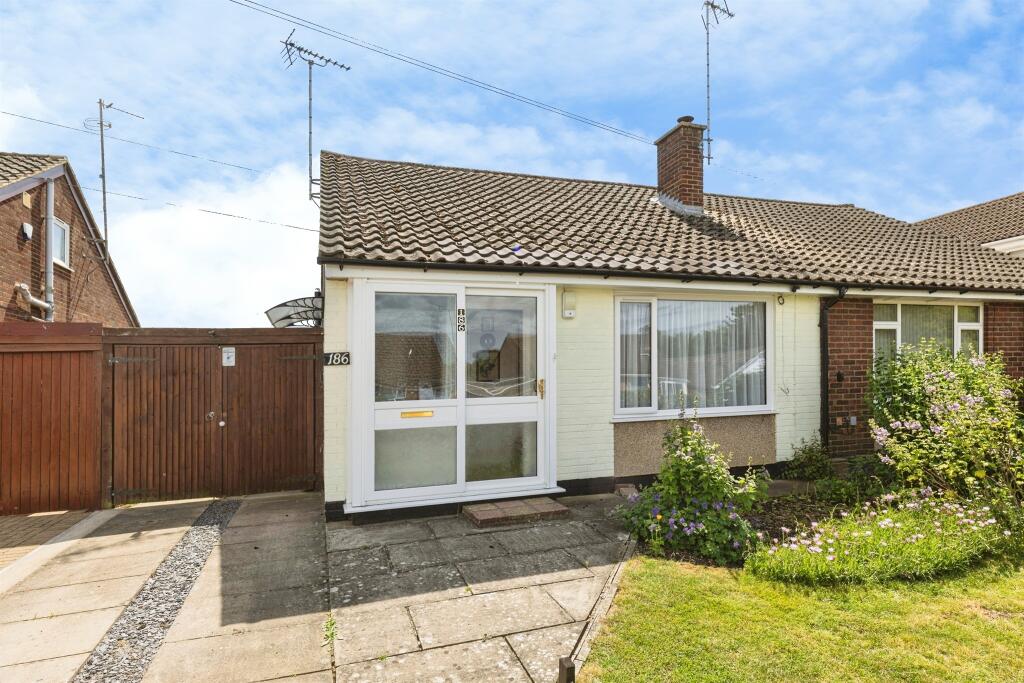 2-bed semi-detached on Broughton Avenue, Broughton Pastures, Aylesbury, £360,000