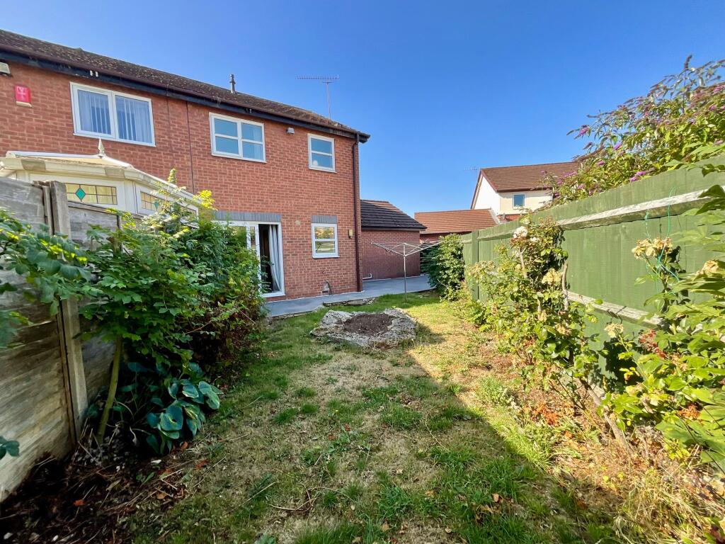 House in Stoke-on-Trent - View 4