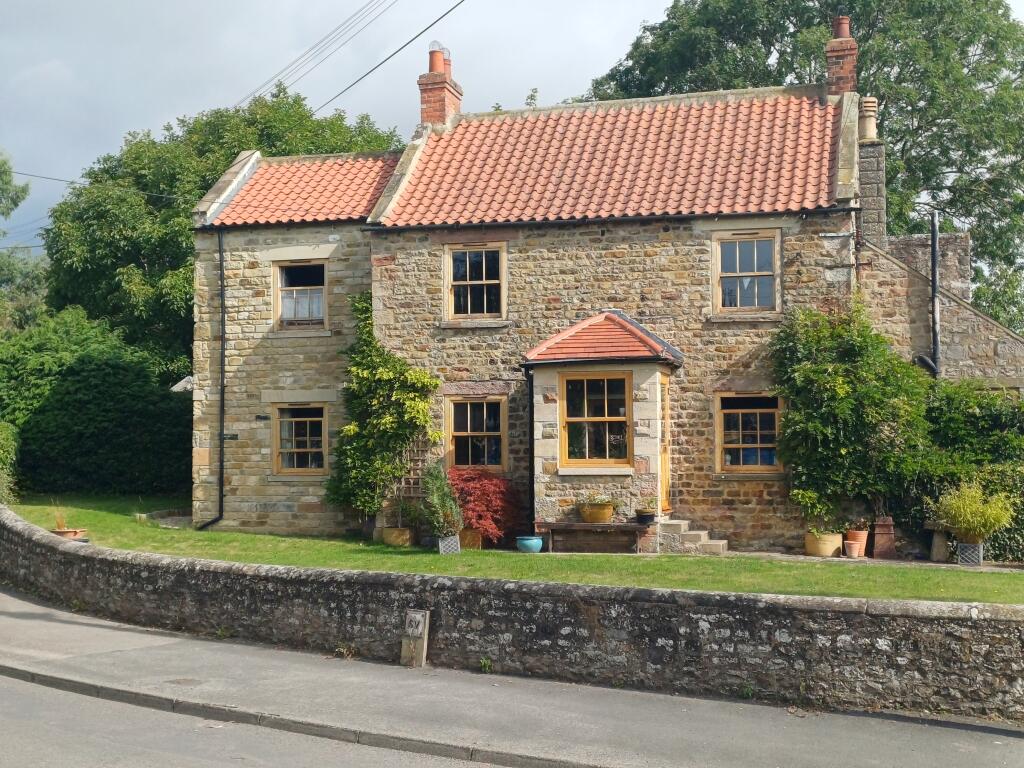 4-bed detached on Richmond Road, Brompton on Swale, DL10, £500,000