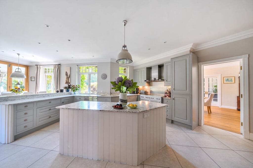 House in Southampton - View 4