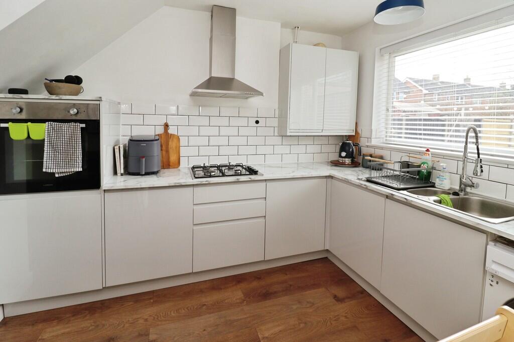Tulipwood Avenue, Lincoln photo 2