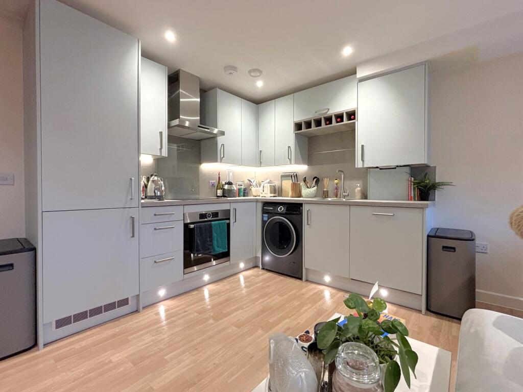 Apartment in Letchworth Garden City, Phoenix Park Estate, Jubilee Industrial Centre - More