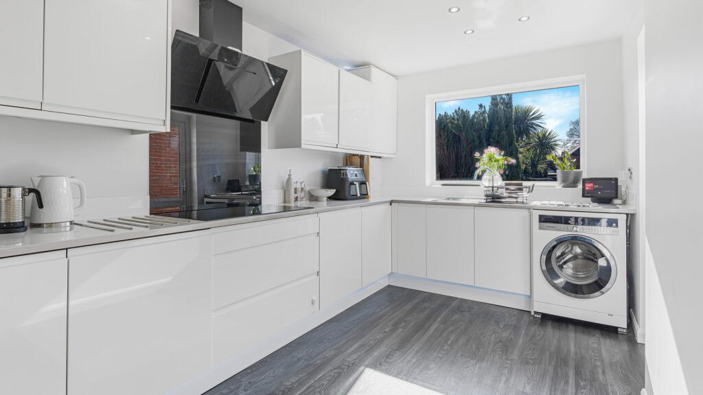 House in Birmingham, Warstock - More