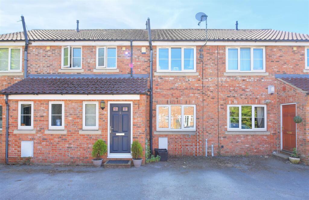 Main image of property: Derwent House Mews, York