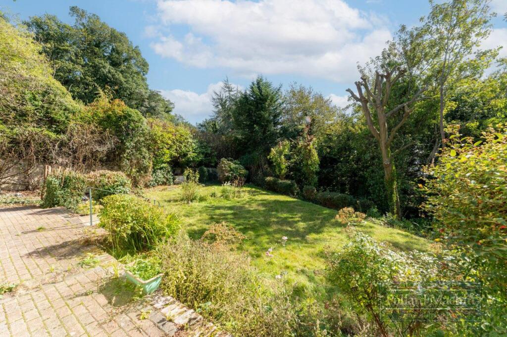House in London - View 5