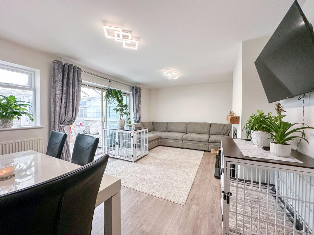 House in Wirral, Liverpool City Region - View 6