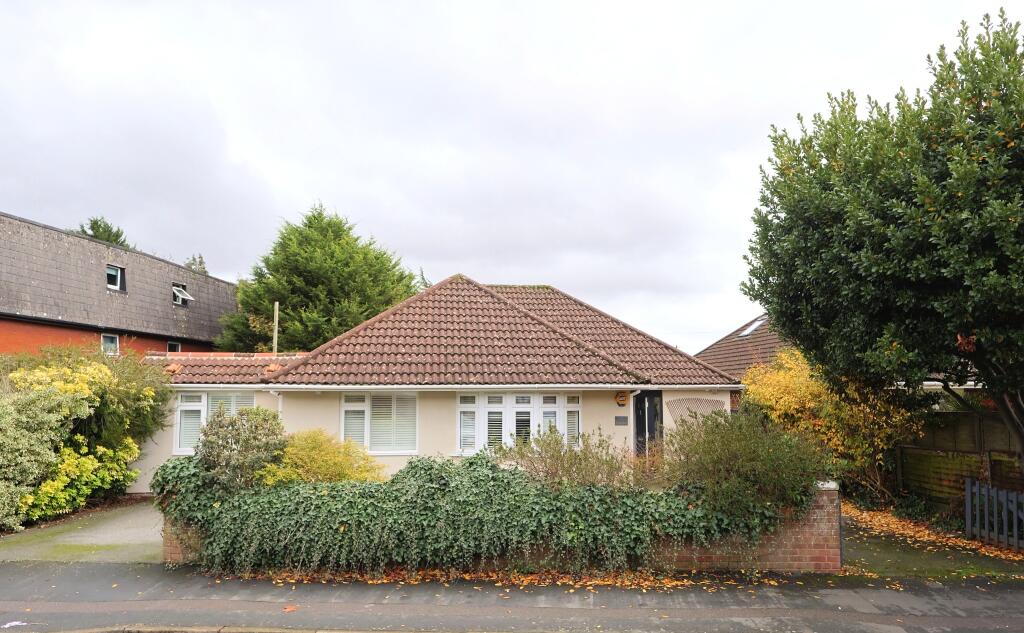 2-bed detached on Bitterne, Southampton, £375,000
