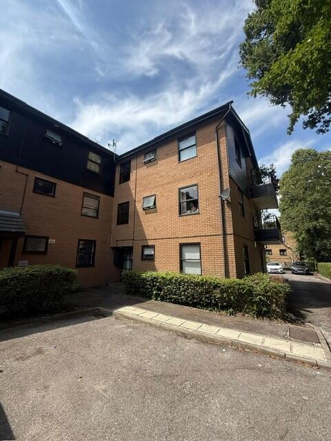 Main image of property: Fourways, High Road, Buckhurst Hill, Redbridge