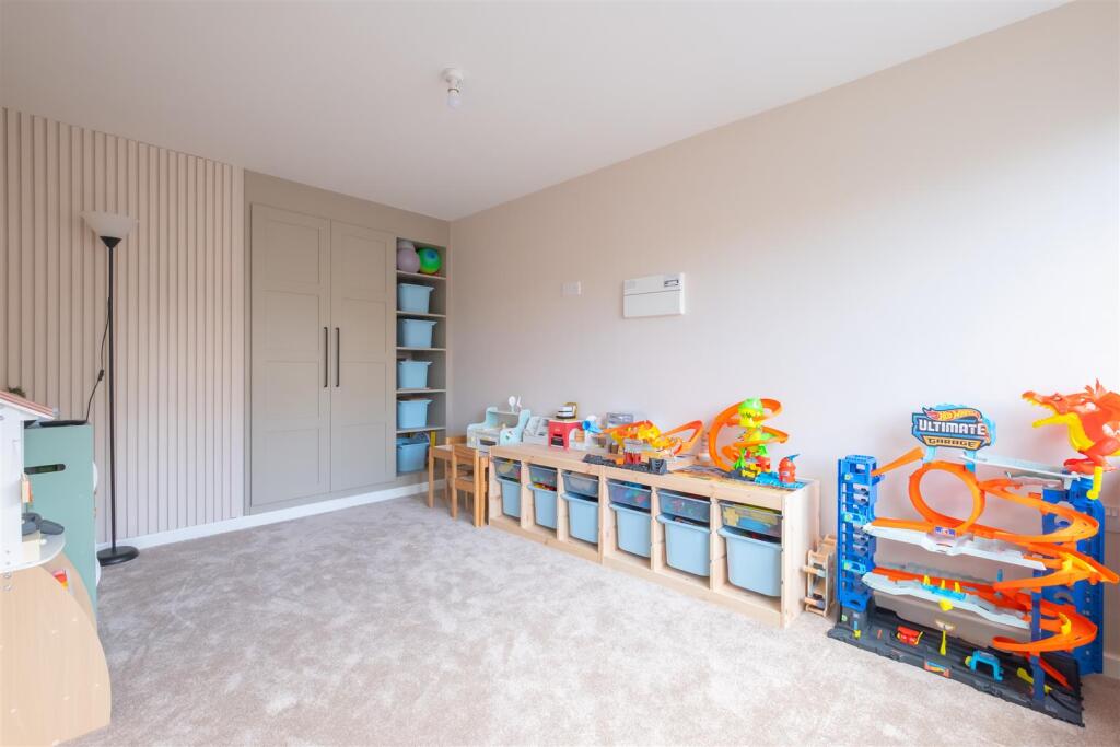 Weatherhill Rise, Lindley, Huddersfield, HD3 2AF photo 3
