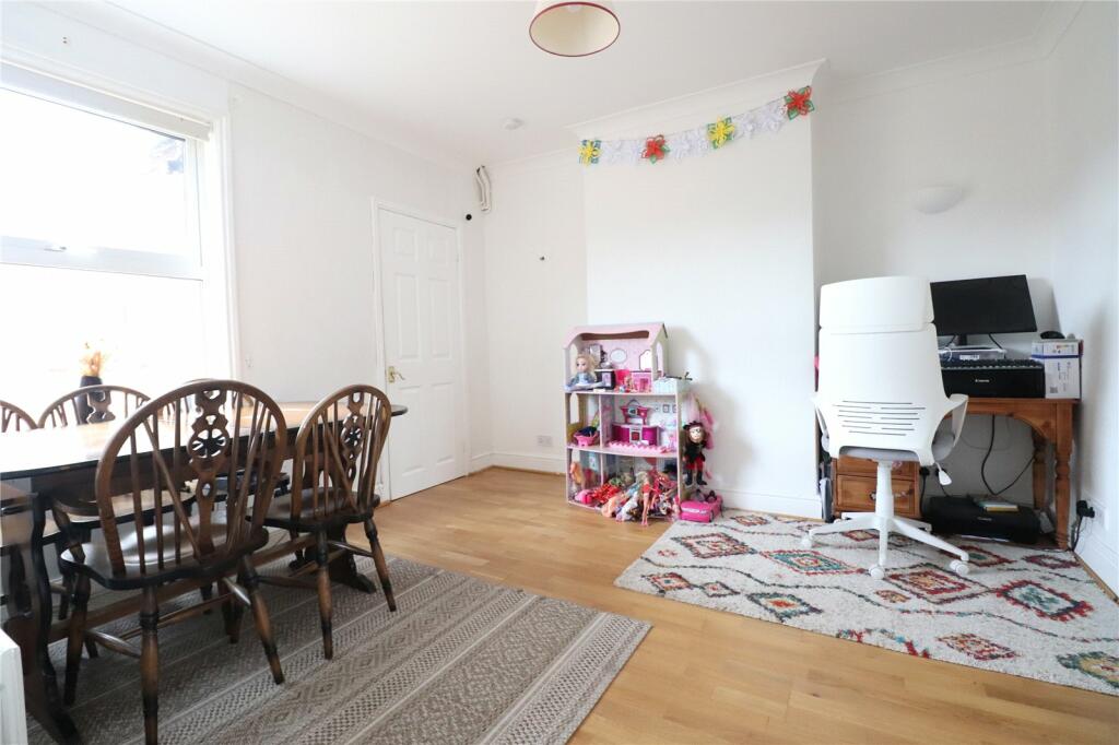 House in Daventry, West Northamptonshire - View 4