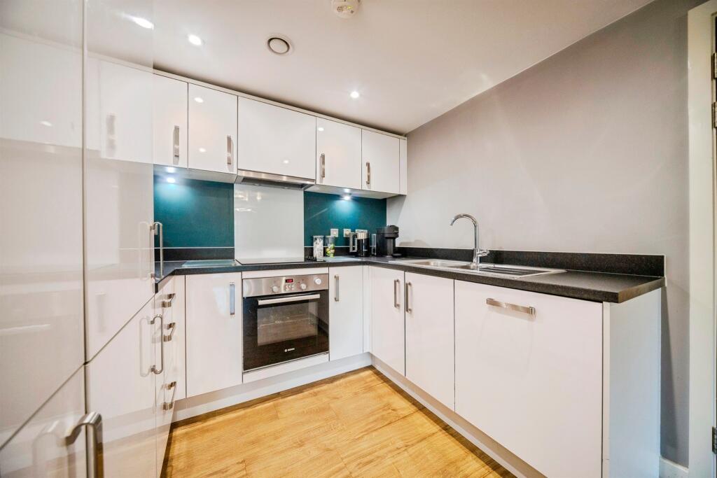 Apartment in Milton Keynes, Oakgrove, Broughton and Milton Keynes - More
