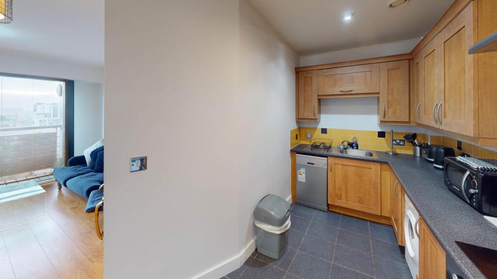 Apartment in Liverpool - More