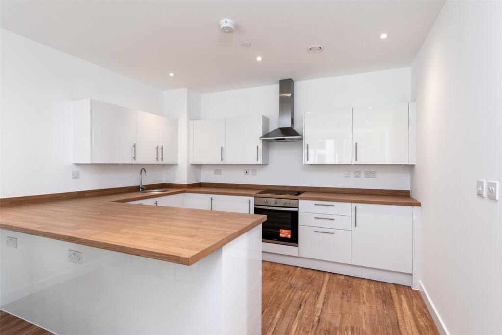 Main image of property: Chatham Waters, South House, Gillingham Gate Road, Gillingham, ME4