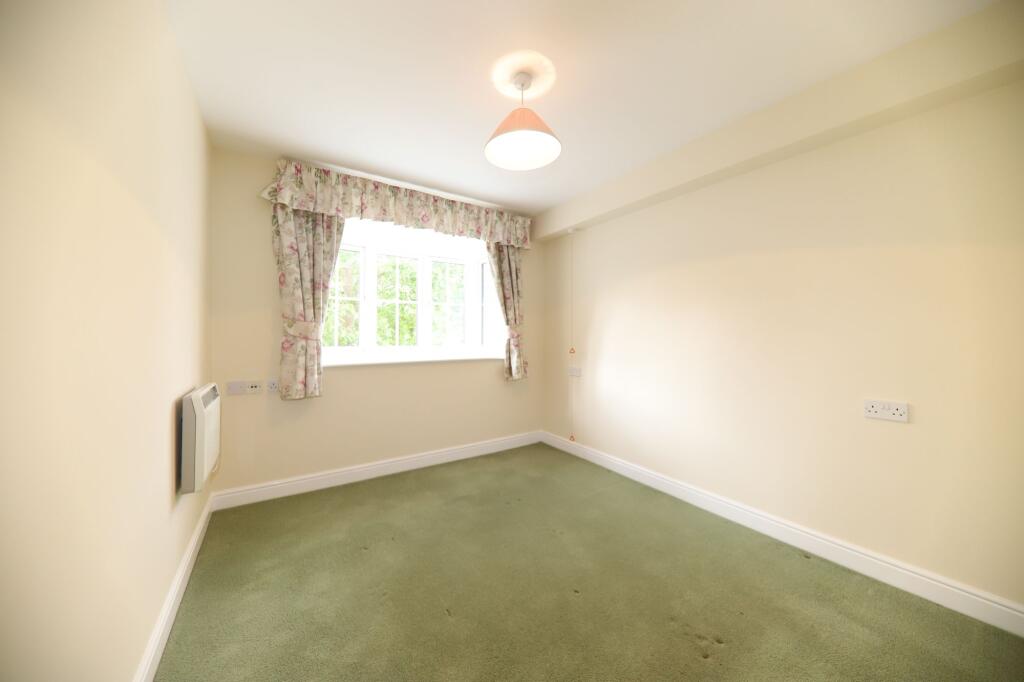 Apartment in Watford - More