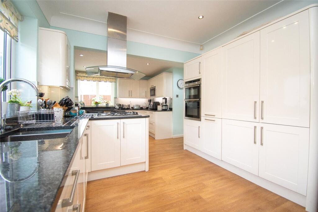 House in Wirral, Liverpool City Region - View 5