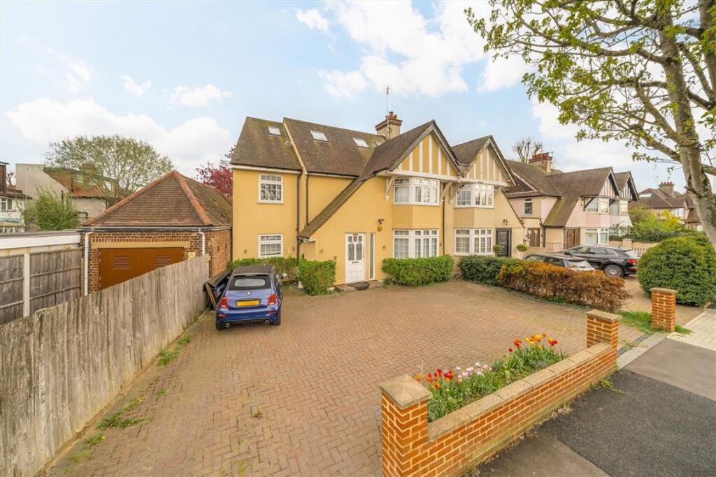 Main image of property: The Vale, Golders Green
