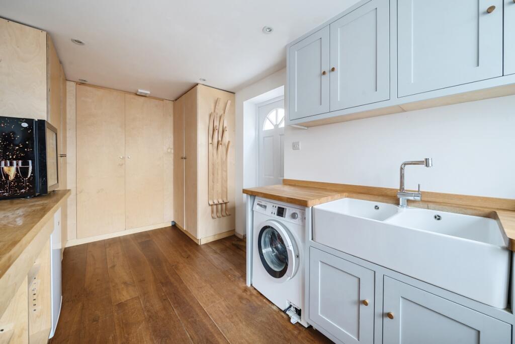 4 bedroom semi-detached house for rent