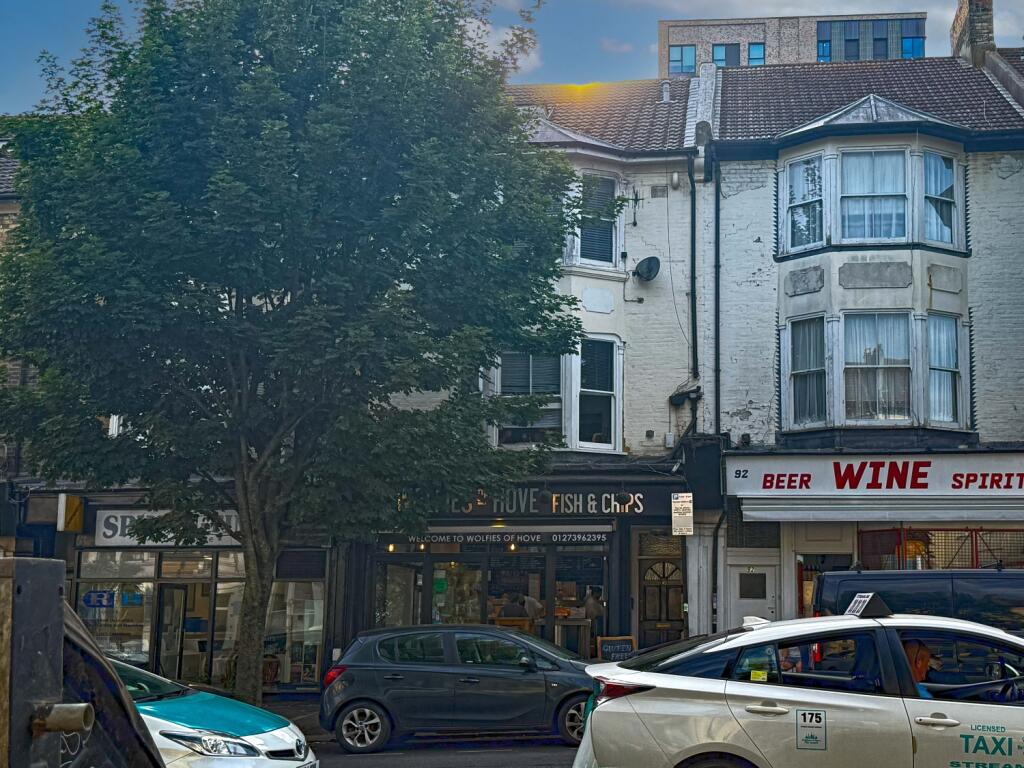 Apartment in Brighton & Hove, Hove - View 2