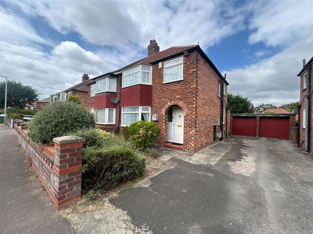 Main image of property: Davies Avenue, Heald Green