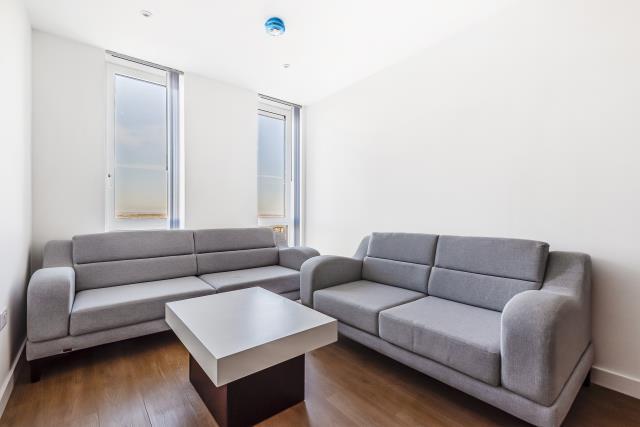 Apartment in Reading - View 4
