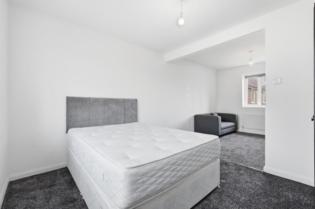 Main image of property: Masters Close, Luton