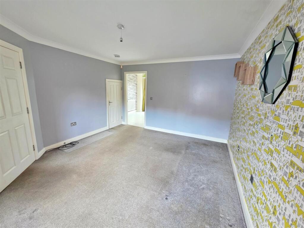 House in Wyre, Highcross - More