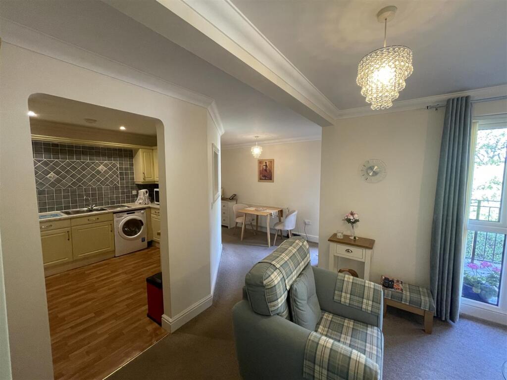 Apartment in Chester - View 5