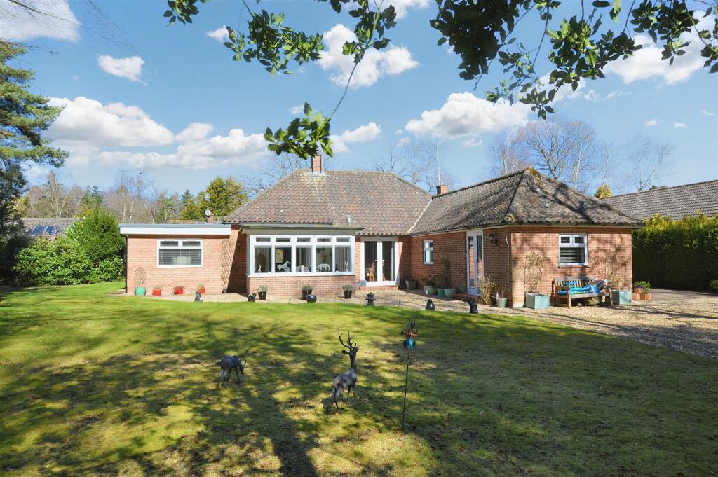 Cromer Road, High Kelling, Holt photo 2