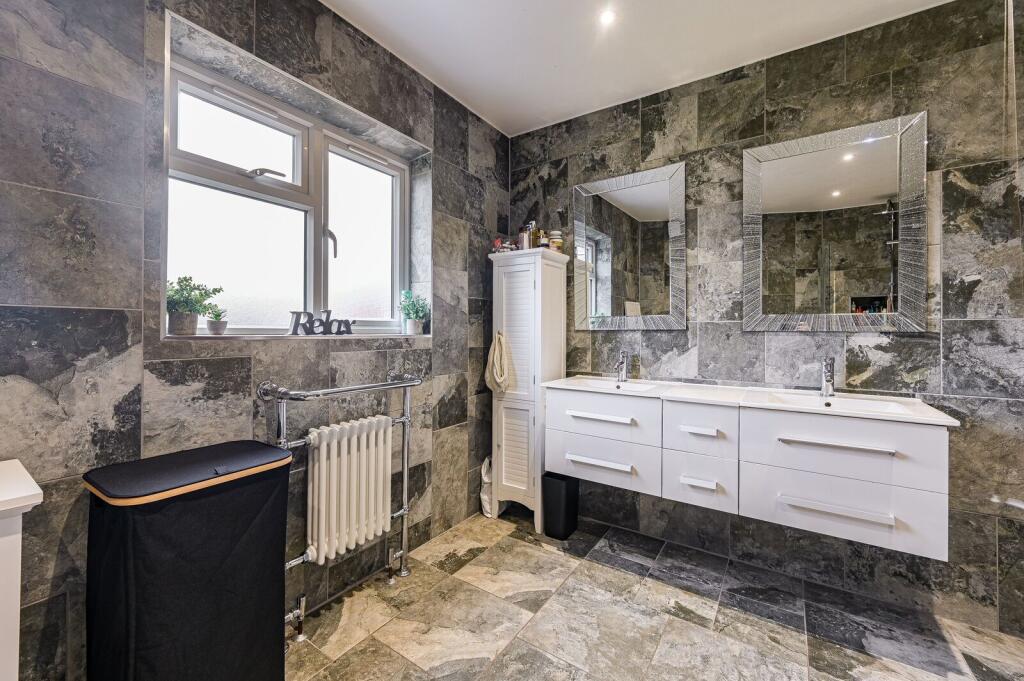 House in London - View 3