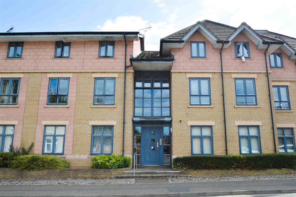 2-bed flat on Camps Road, Haverhill, £154,950