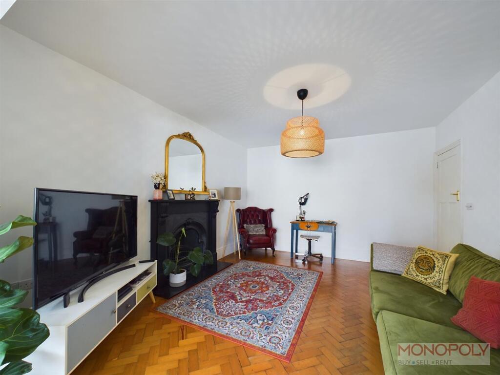 Tudor Road, Wrexham, LL13 photo 3