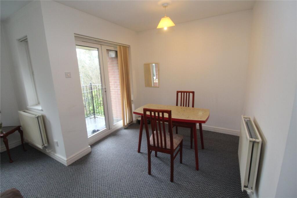 Apartment in Bolton, Greater Manchester - View 4