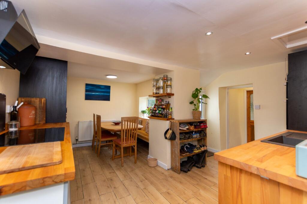 Tan Y Bwlch, Mynydd Llandygai, Gwynedd, LL57 photo 4