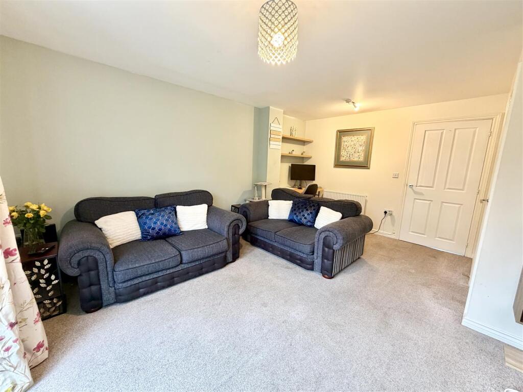 House in Middlesbrough, Grove Hill - View 5
